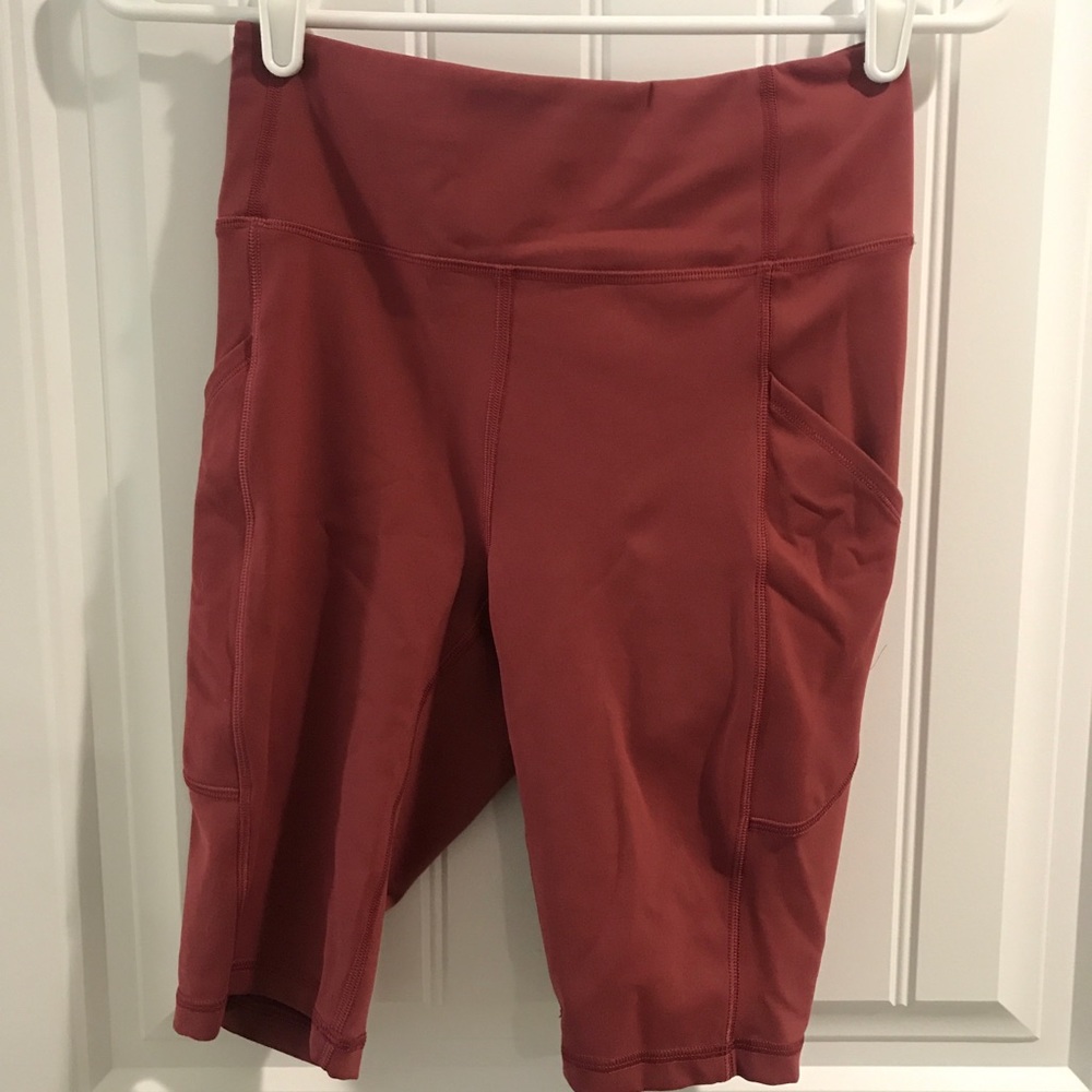 Lululemon Invigorate Shorts - chianti